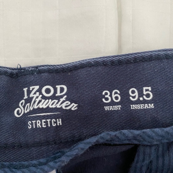 MENS IZOD SHORTS - Picture 2 of 3